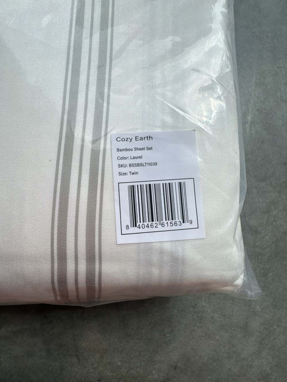 Cozy Earth Bamboo Sheet Set in Laurel, Twin/Twin XL - Picture 2 of 3